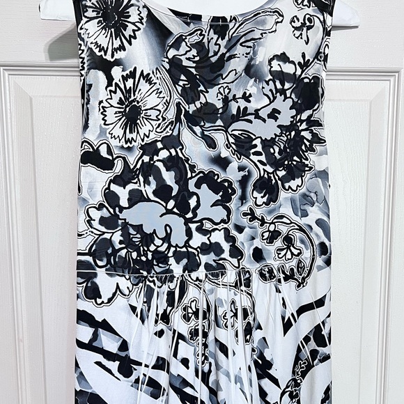 APT. 9 black and white top - Picture 4 of 4